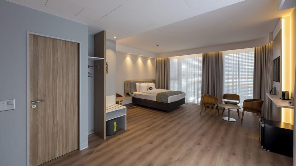 Blackout drapes, soundproofing, iron/ironing board, free WiFi