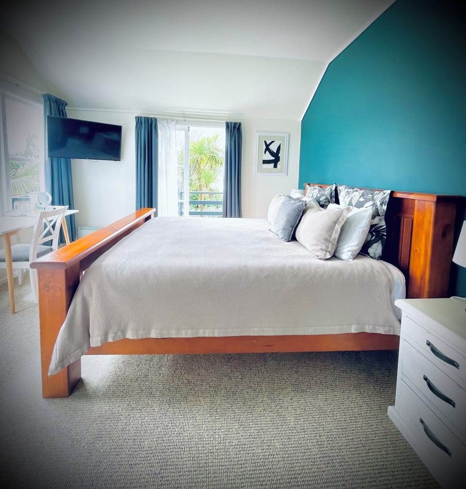 Superior Room | Individually decorated, individually furnished, free WiFi, bed sheets