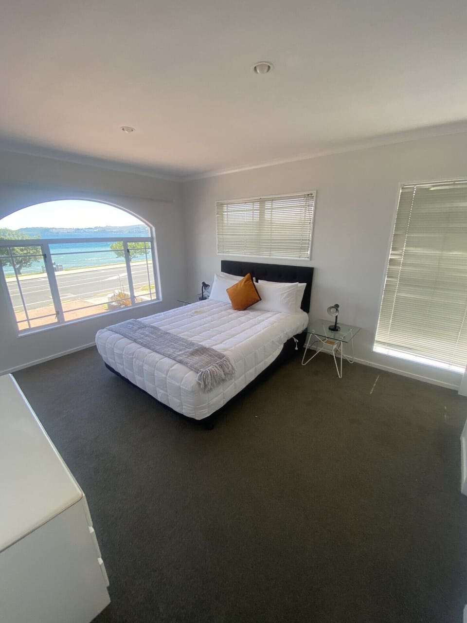 Lakefront Apartment | Soundproofing, iron/ironing board, free WiFi, bed sheets