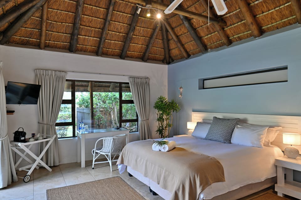 Honeymoon Suite, Garden View | In-room safe, individually decorated, individually furnished, desk