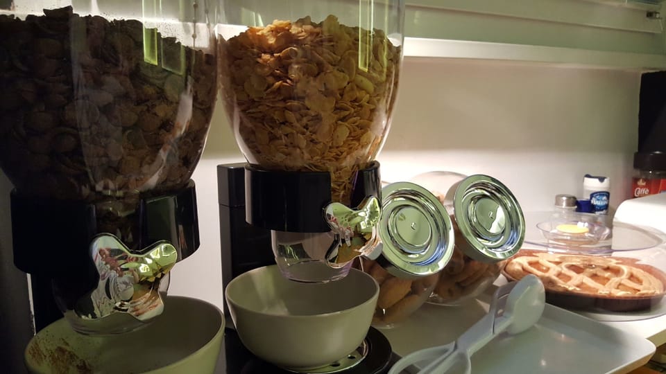 Free daily self-serve breakfast