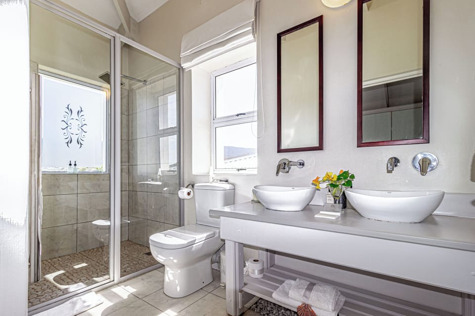 Luxury Room (Abalone) | Bathroom | Hair dryer, bathrobes, towels, soap