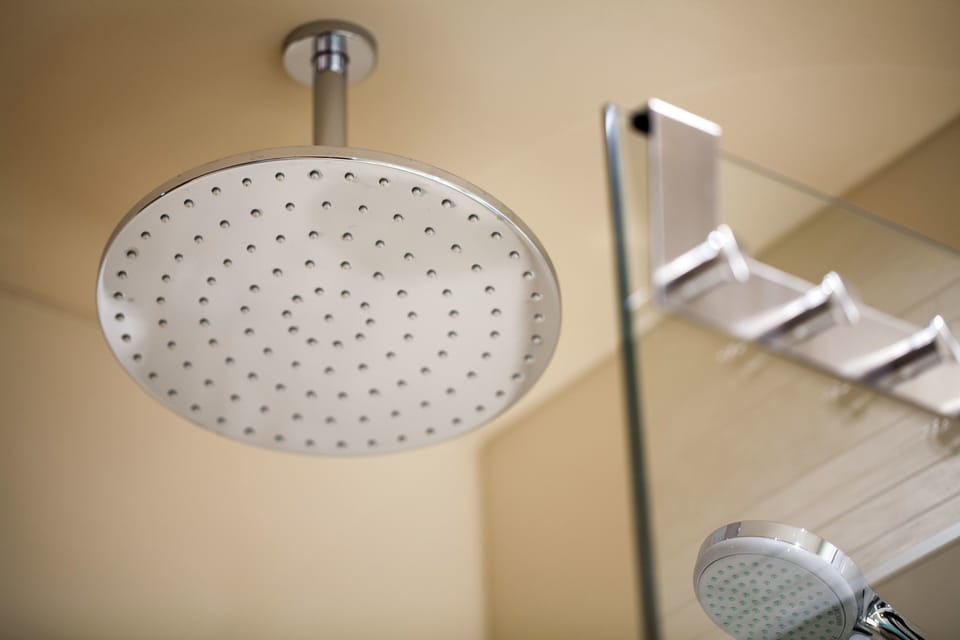 Comfort Double Room, Balcony | Bathroom shower