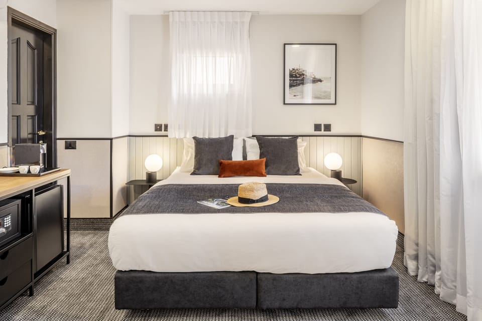 Basic Double Room, 1 Queen Bed | In-room safe, desk, iron/ironing board, free WiFi