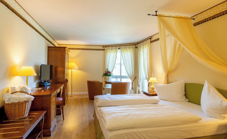 Minibar, in-room safe, desk, free WiFi