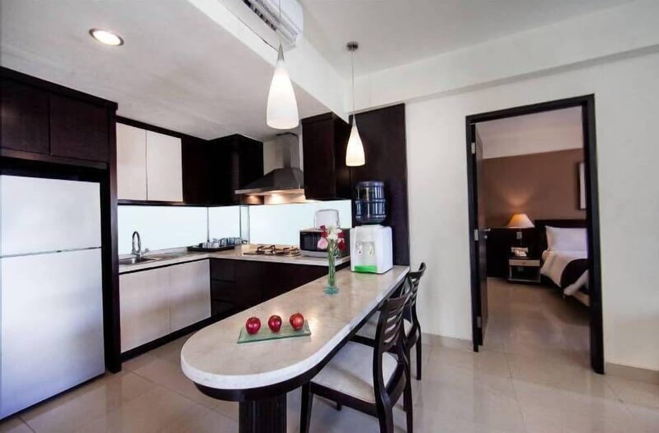 3 Bedroom Suite | Living area