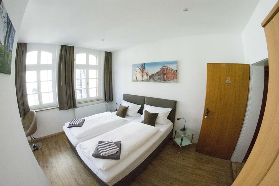 Superior Double Room | Hypo-allergenic bedding, desk, free WiFi, bed sheets