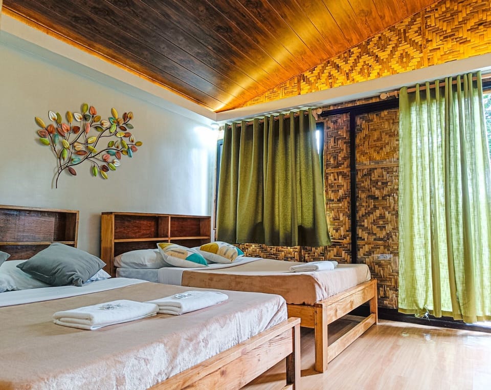 Superior Cottage | Individually decorated, individually furnished, blackout drapes