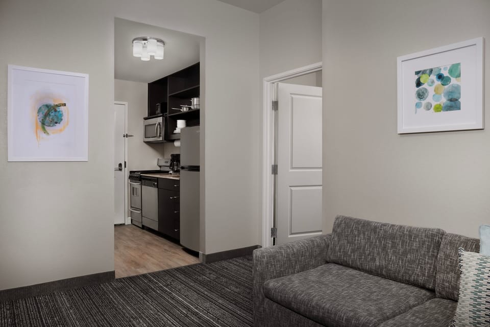 Premium bedding, pillowtop beds, in-room safe, iron/ironing board