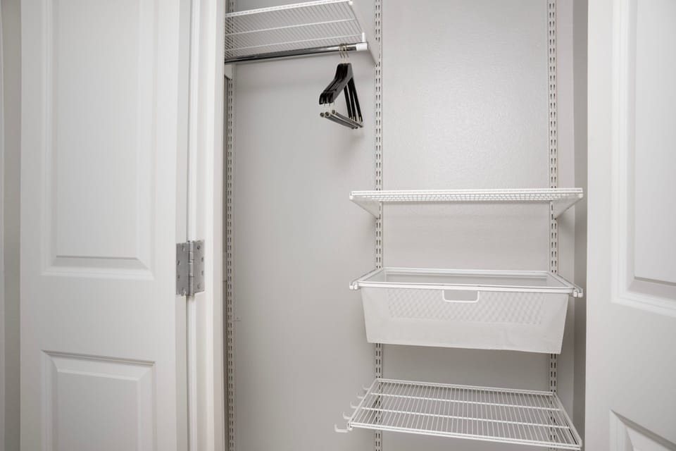 Studio, 1 King Bed with Sofa bed | Premium bedding, pillowtop beds, in-room safe, iron/ironing board