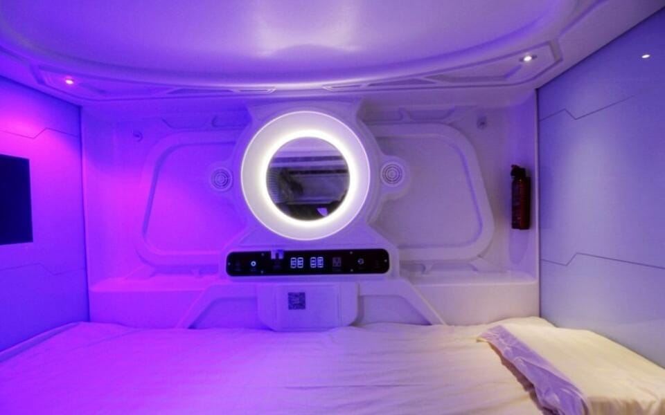 Bed in 14-bed Mixed Dormitory Room | Desk, blackout drapes