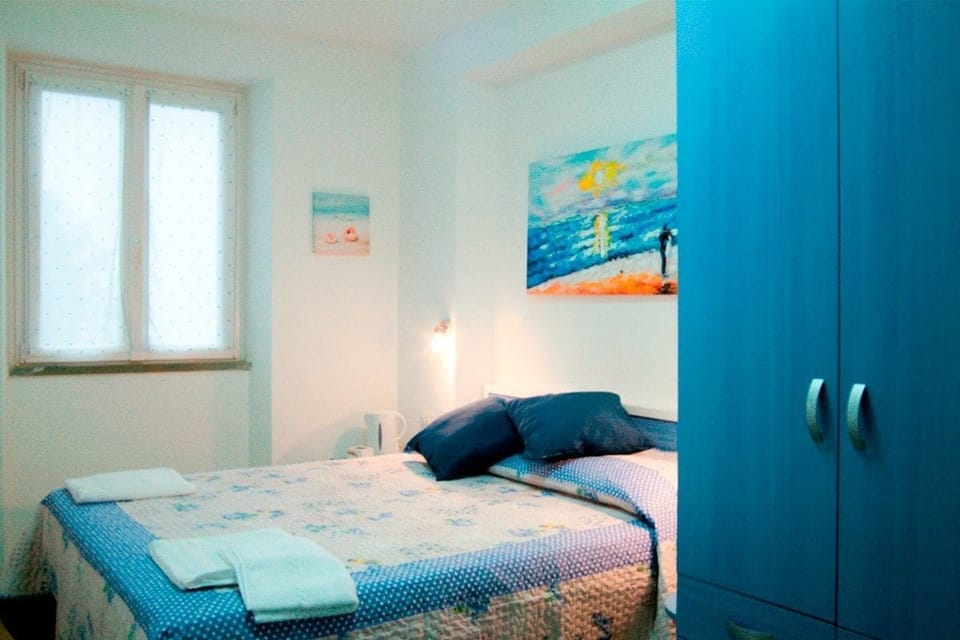 Double Room, 1 Queen Bed | Minibar, free WiFi, bed sheets