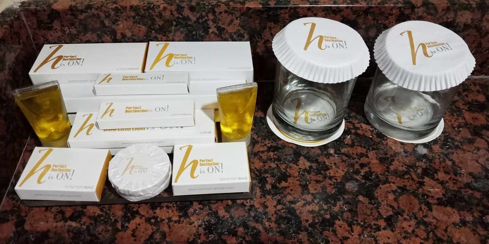 Deluxe Twin Room, Non Smoking | Bathroom amenities | Shower, free toiletries