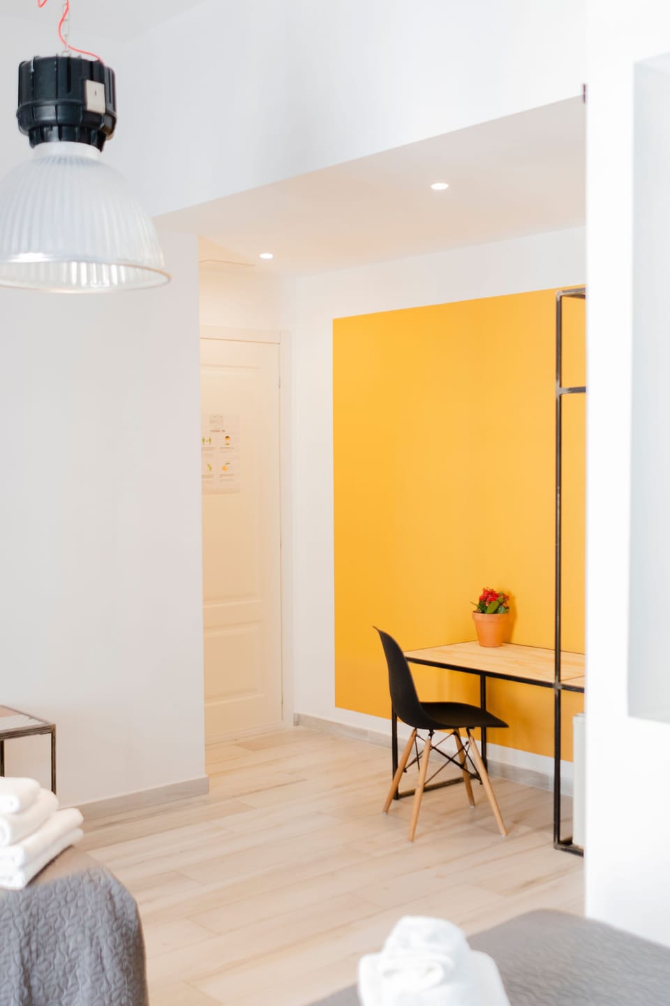 Room 9 - Deluxe Quadruple + 1 | Individually decorated, individually furnished, laptop workspace