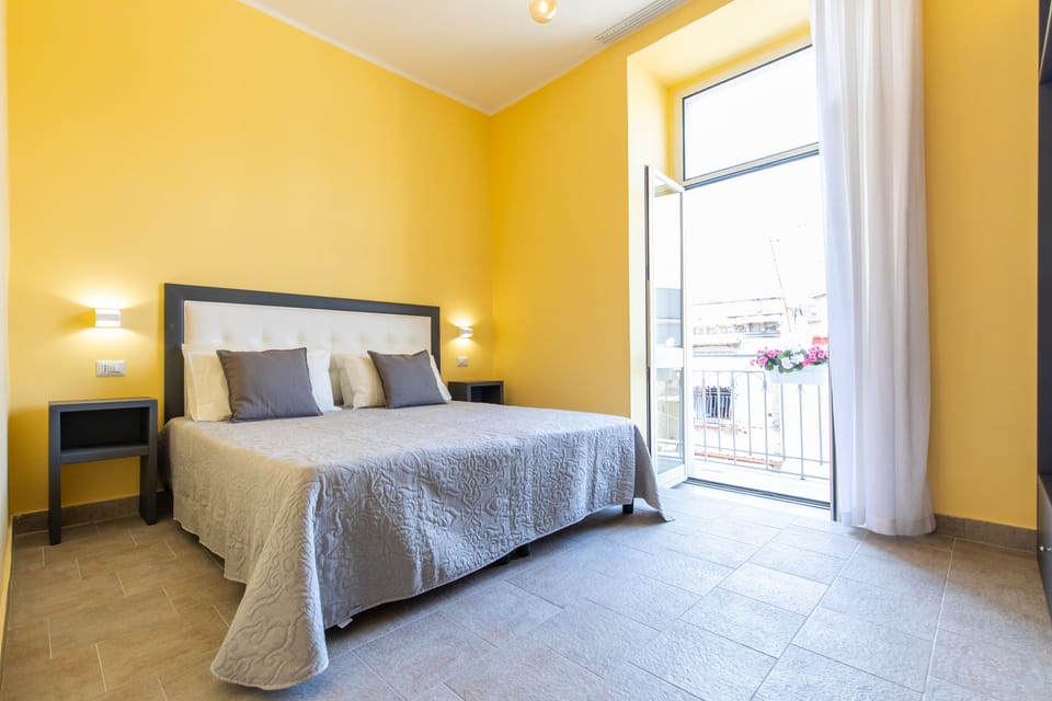 Deluxe Double or Twin Room | Egyptian cotton sheets, premium bedding, down comforters