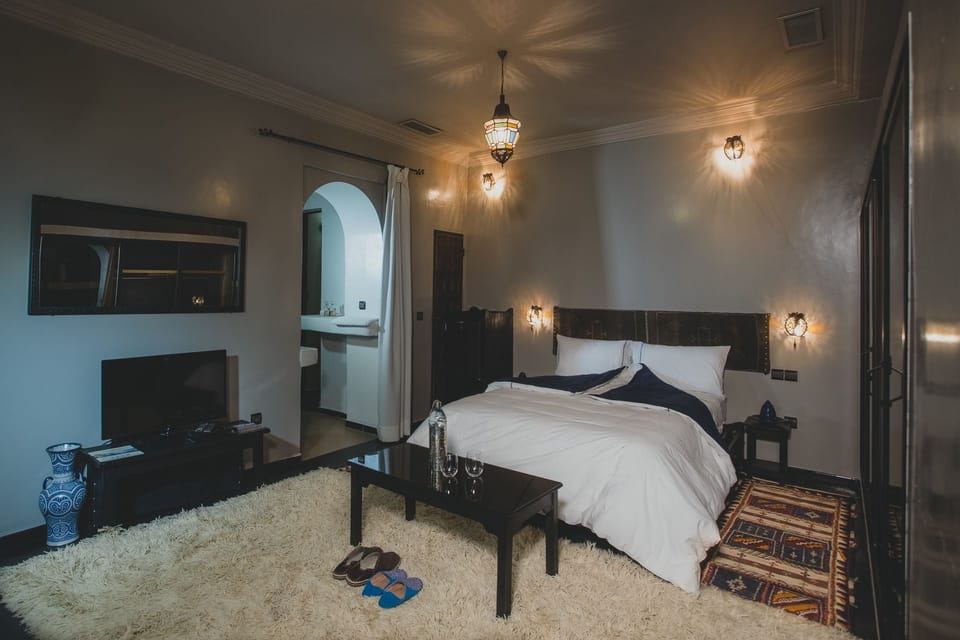 Superior Double Room, 1 Double Bed, Non Smoking | Minibar, in-room safe, blackout drapes, iron/ironing board