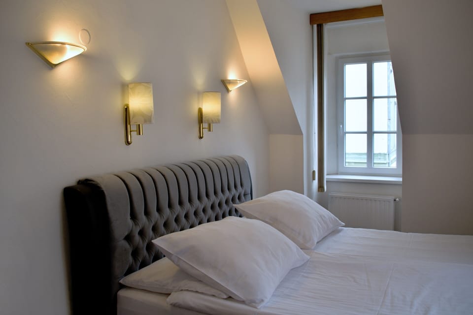 Double or Twin Room | Minibar, in-room safe, desk, laptop workspace