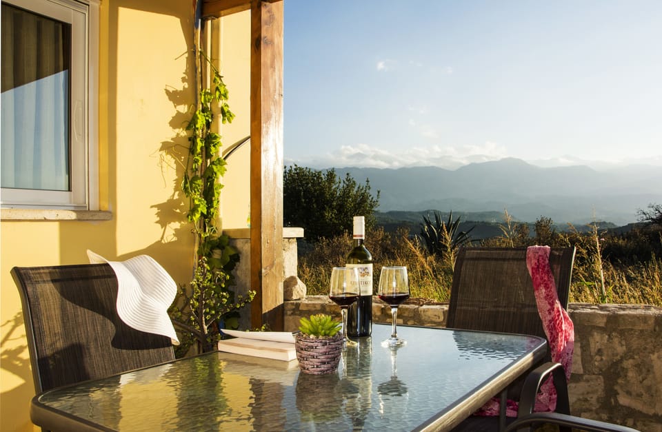 Traditional Apartment, 1 Double Bed, Pool Access, Mountain View | 1 bedroom, blackout drapes, iron/ironing board, bed sheets