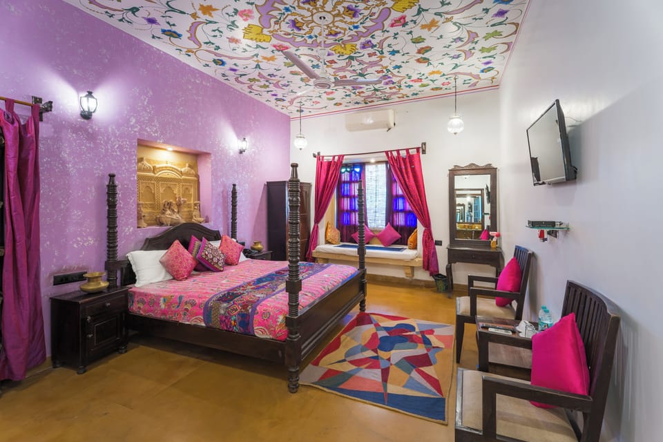 Suite | Soundproofing, free WiFi, bed sheets