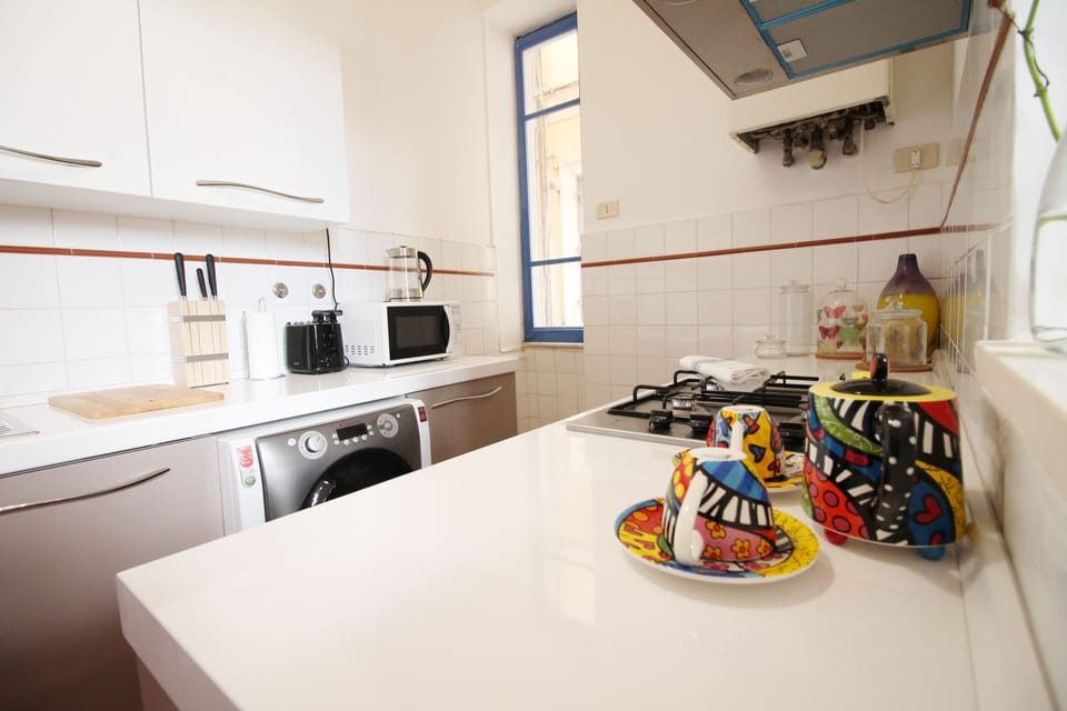 Apartment, 3 Bedrooms | Private kitchen | Fridge, microwave, oven, stovetop