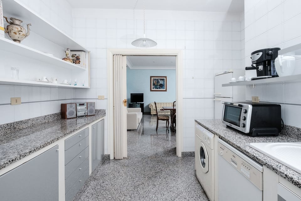 Apartment, 1 Bedroom | Private kitchen | Full-size fridge, microwave, oven, stovetop