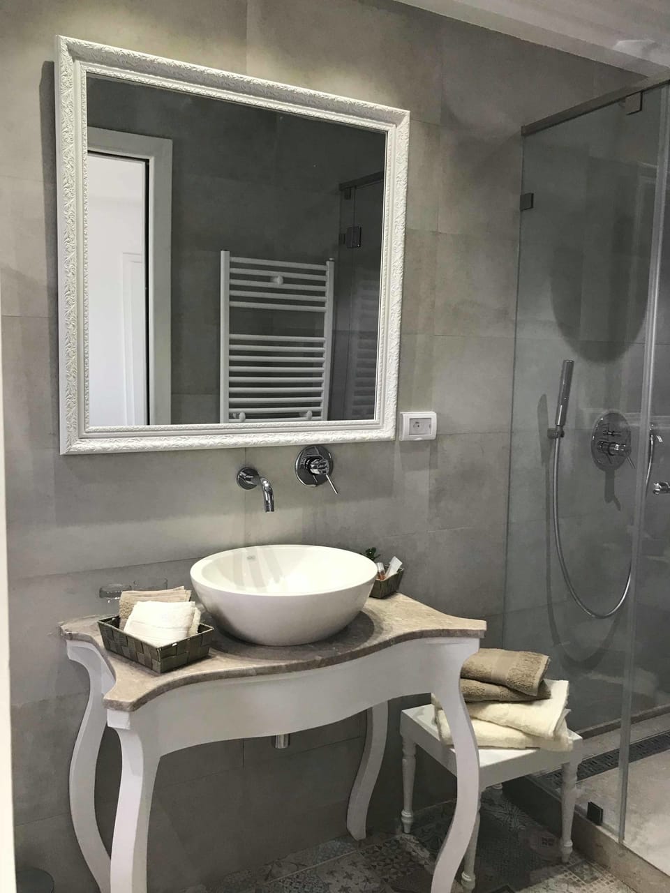 Standard Double Room, Non Smoking, Sea View (El Fell) | Bathroom | Shower, free toiletries, hair dryer, bathrobes