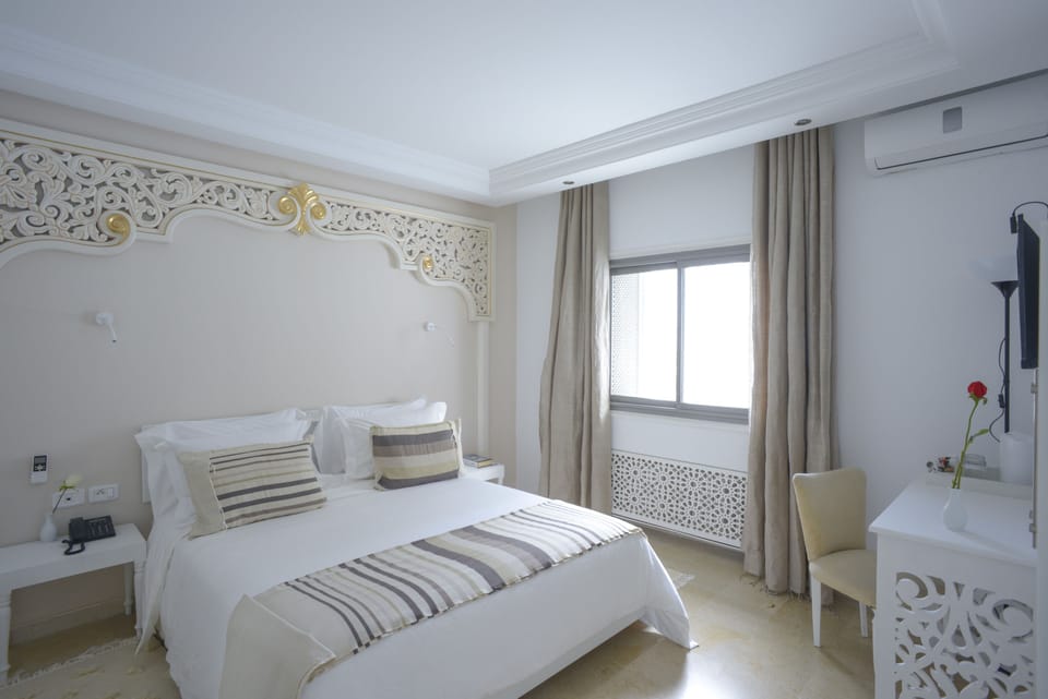 Deluxe Double Room, Non Smoking, Garden View (Amber) | 5 bedrooms, premium bedding, minibar, in-room safe