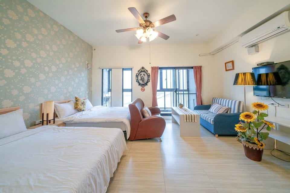 Standard Quadruple Room (301) | Blackout drapes, soundproofing, free WiFi, bed sheets