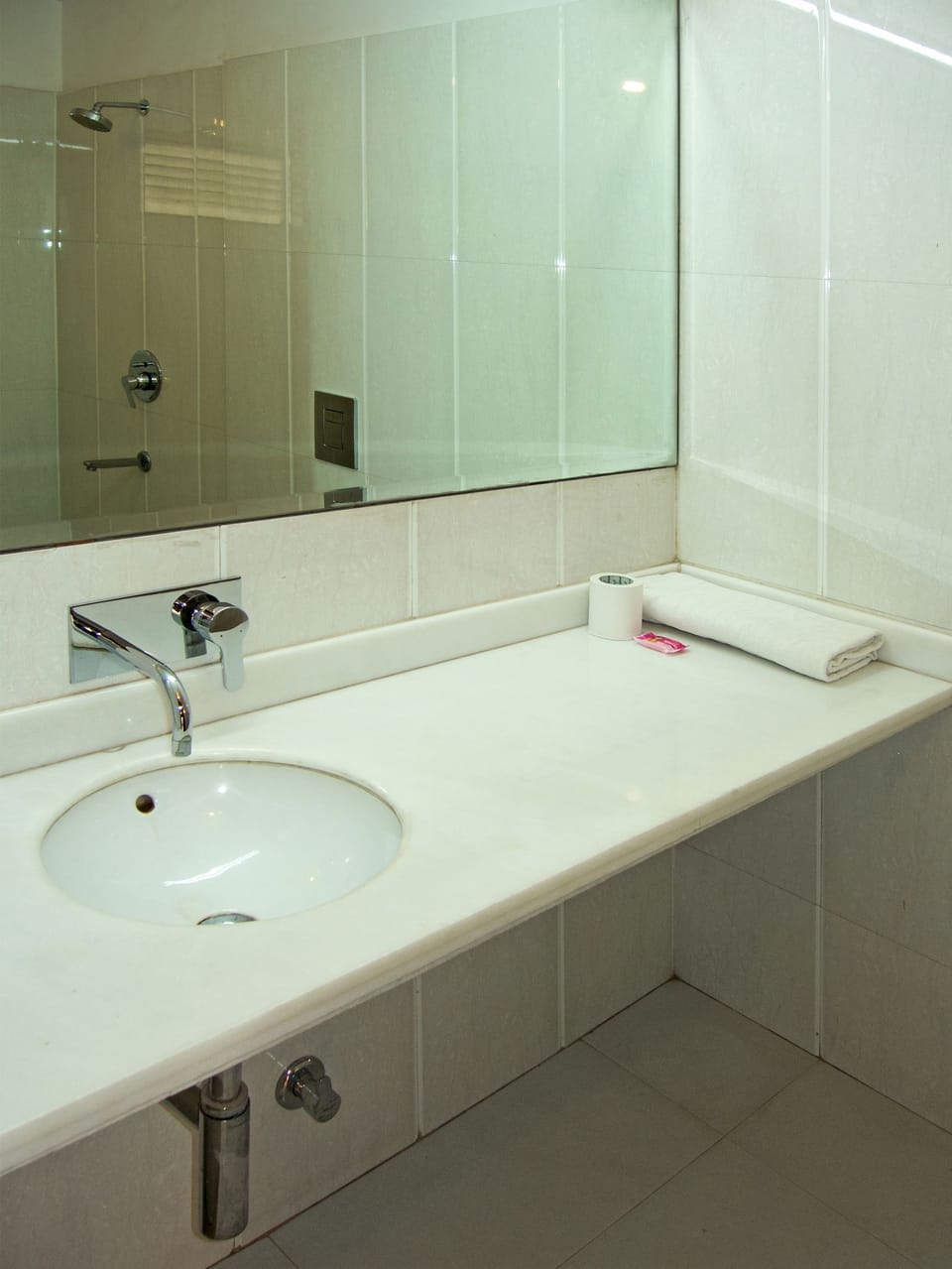 Standard Double Room | Bathroom sink
