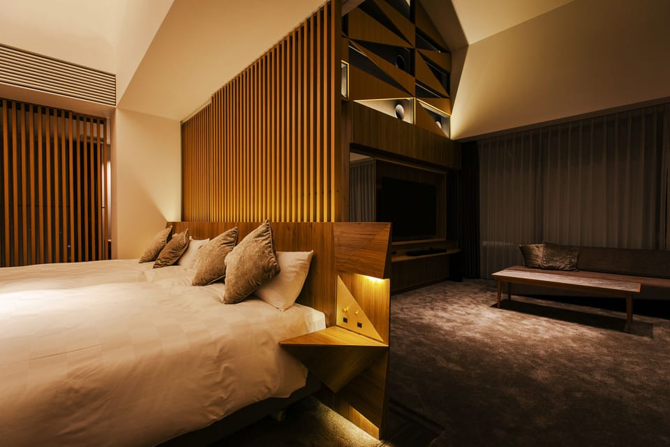 Deluxe Twin Room, Jetted Tub | Premium bedding, in-room safe, desk, free WiFi