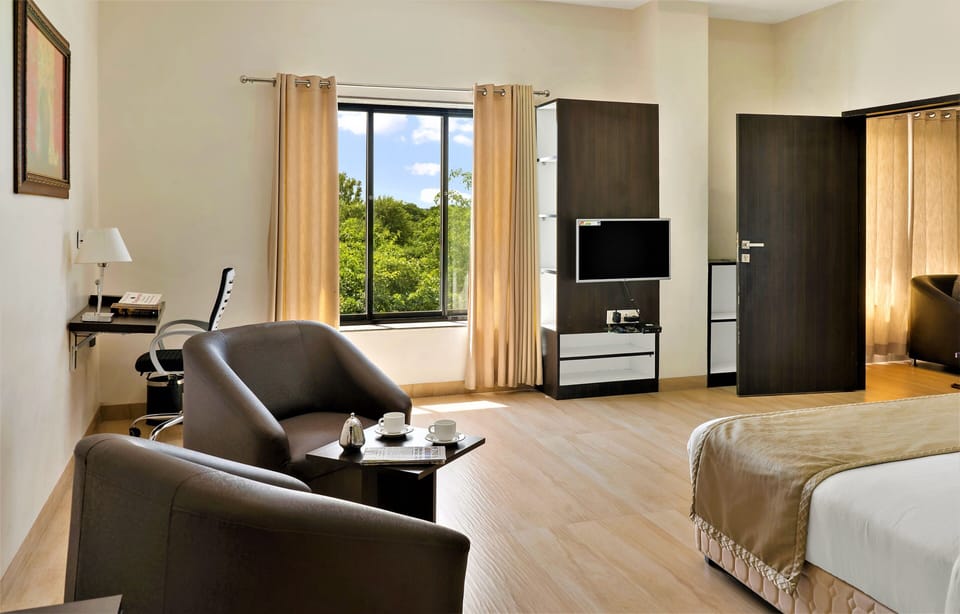 Hazel Suite | Minibar, in-room safe, desk, laptop workspace