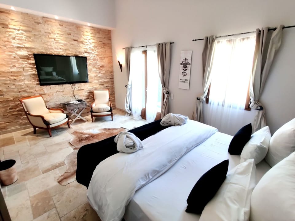 Junior Suite (VALBERG) | Minibar, in-room safe, individually decorated, individually furnished