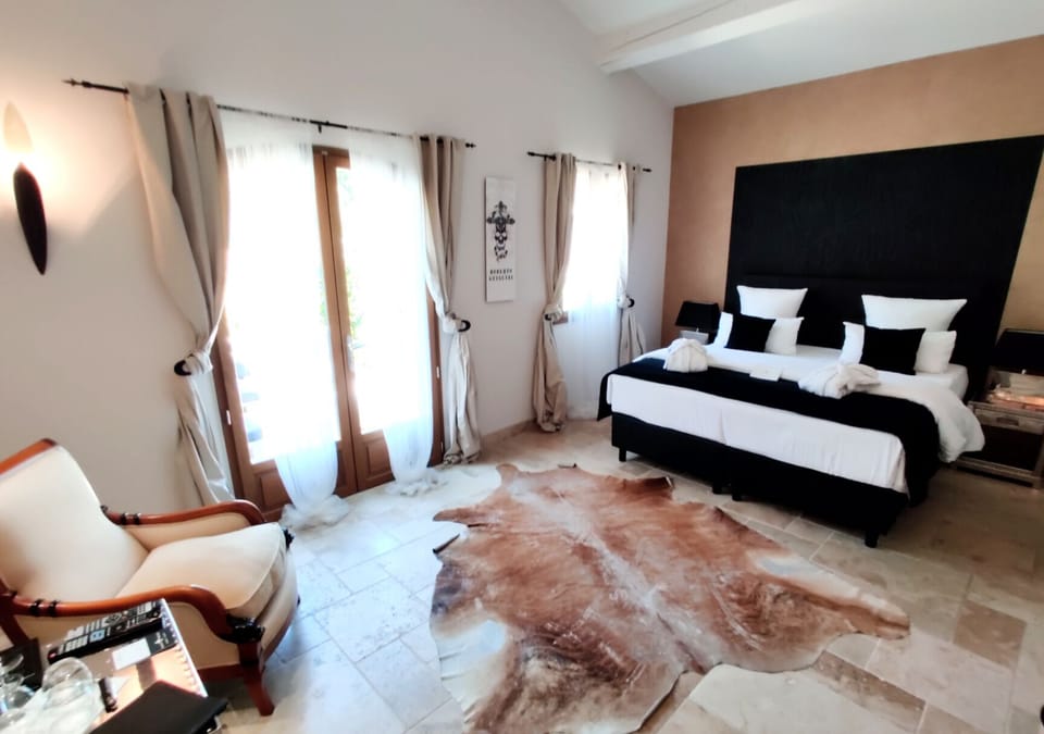 Junior Suite (VALBERG) | Minibar, in-room safe, individually decorated, individually furnished