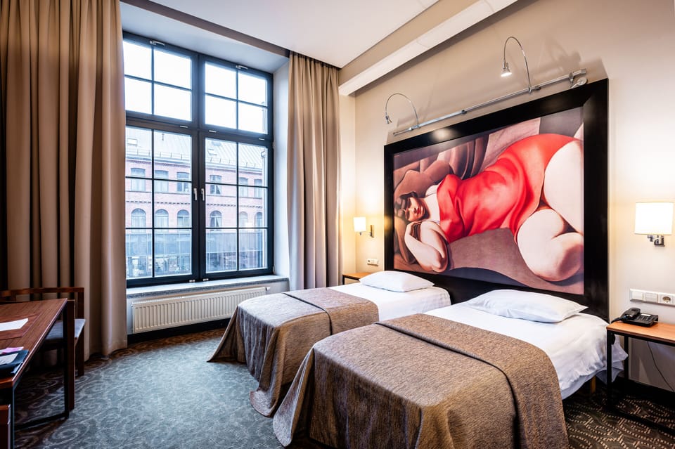Standard Twin Room, 2 Twin Beds | Pillowtop beds, minibar, in-room safe, desk