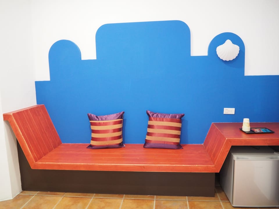 Elite Double Room (307) | Desk, soundproofing, rollaway beds, free WiFi