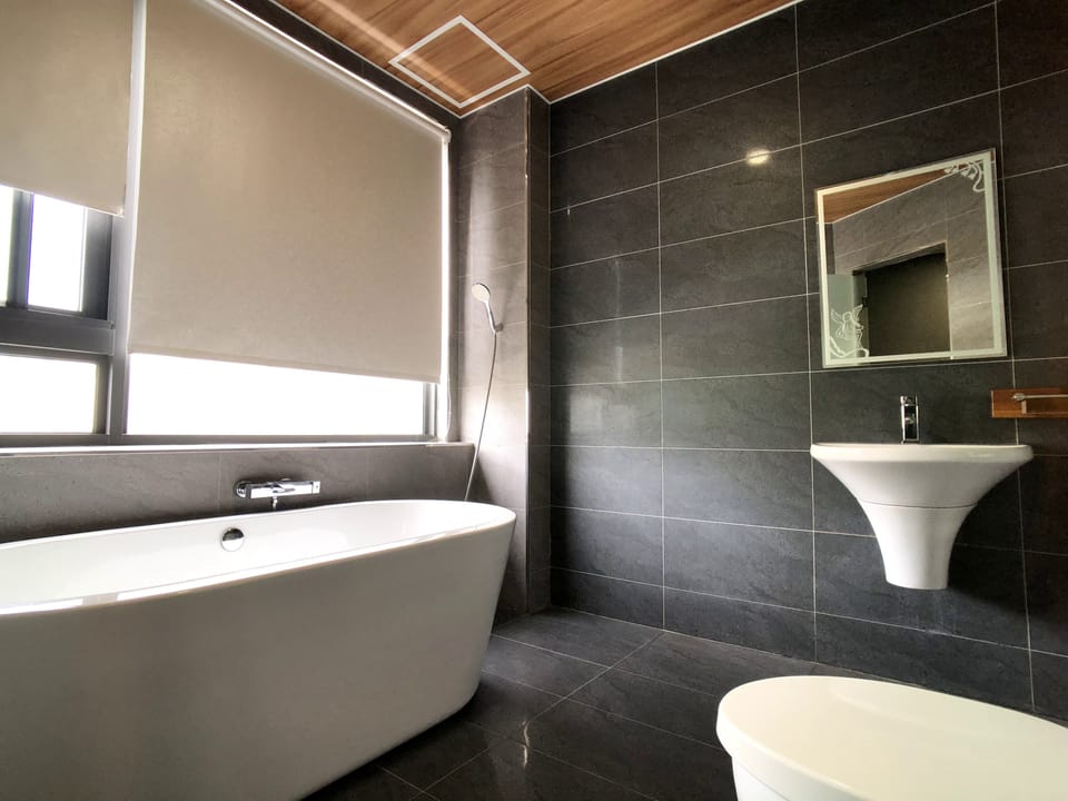 Design Double Room (207) | Bathroom | Free toiletries, hair dryer, slippers, bidet