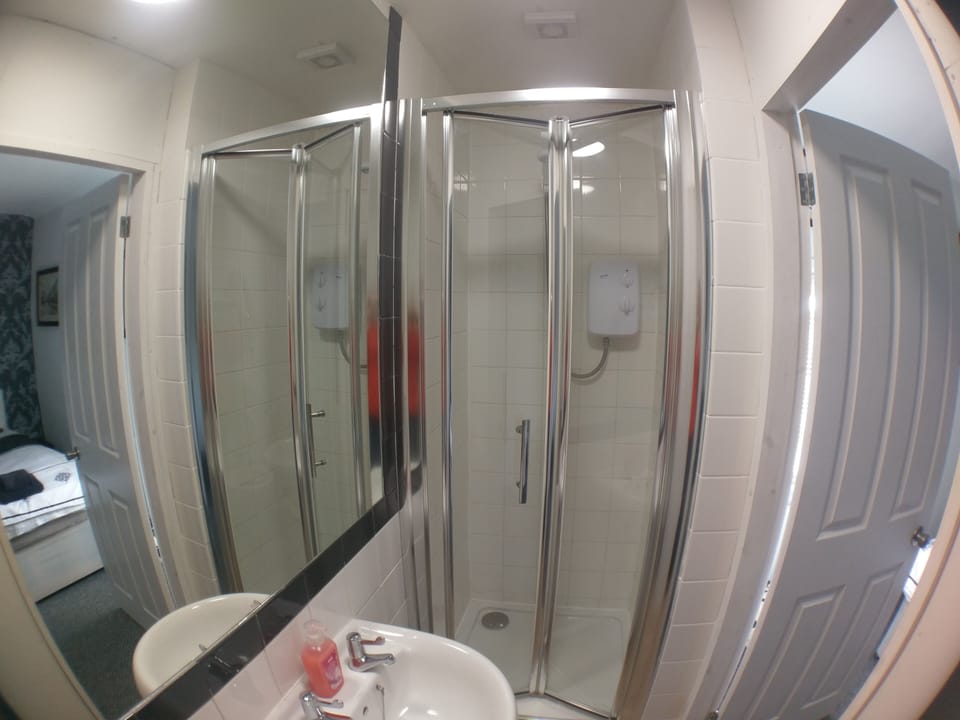 Double Room, Ensuite | Bathroom