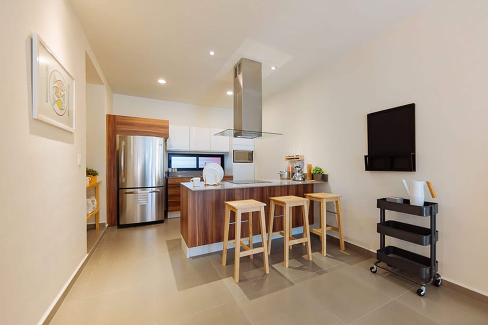 Apartment, 2 Bedrooms | Private kitchen | Fridge, microwave, stovetop, cookware/dishes/utensils