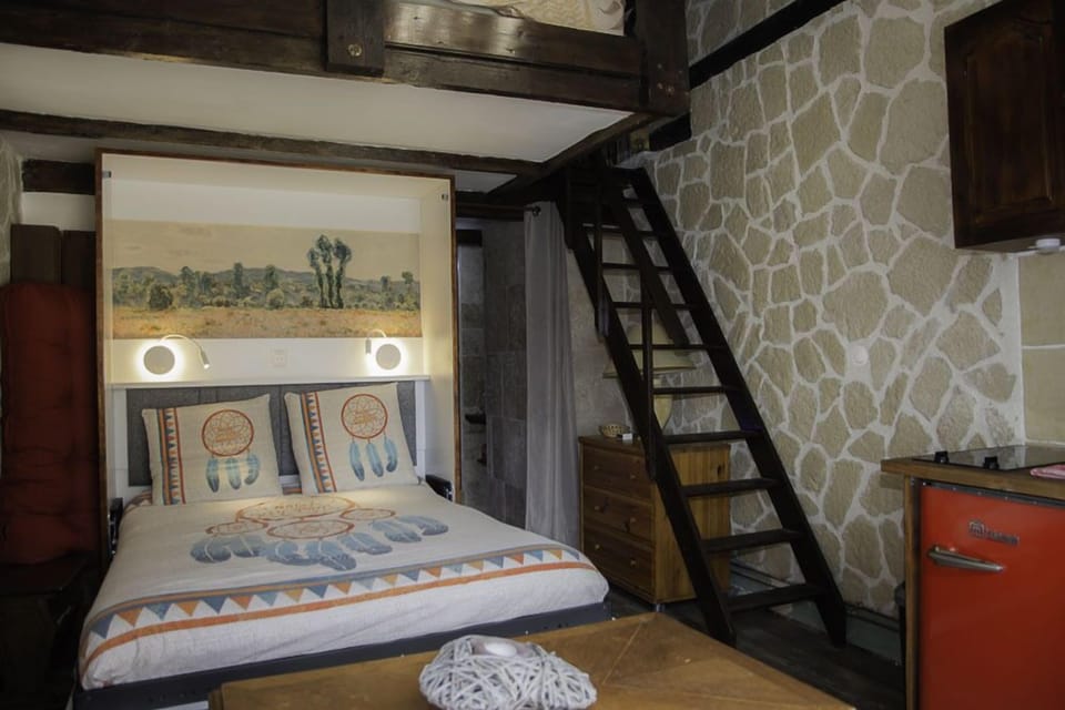 Romantic Duplex | Pillowtop beds, individually decorated, individually furnished