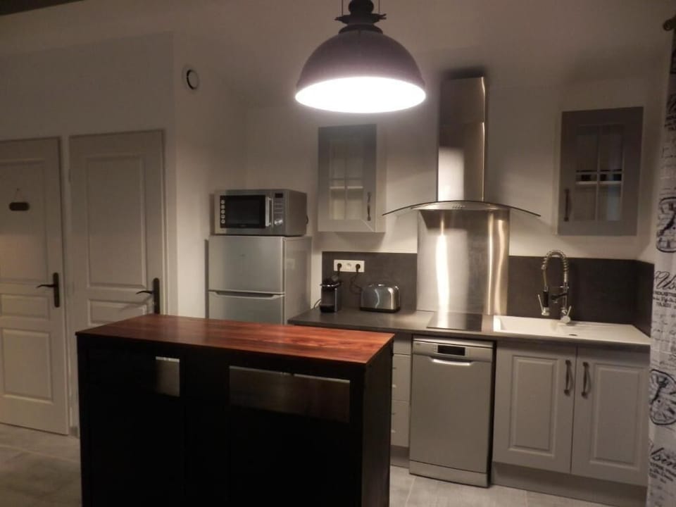 Shared fridge, microwave