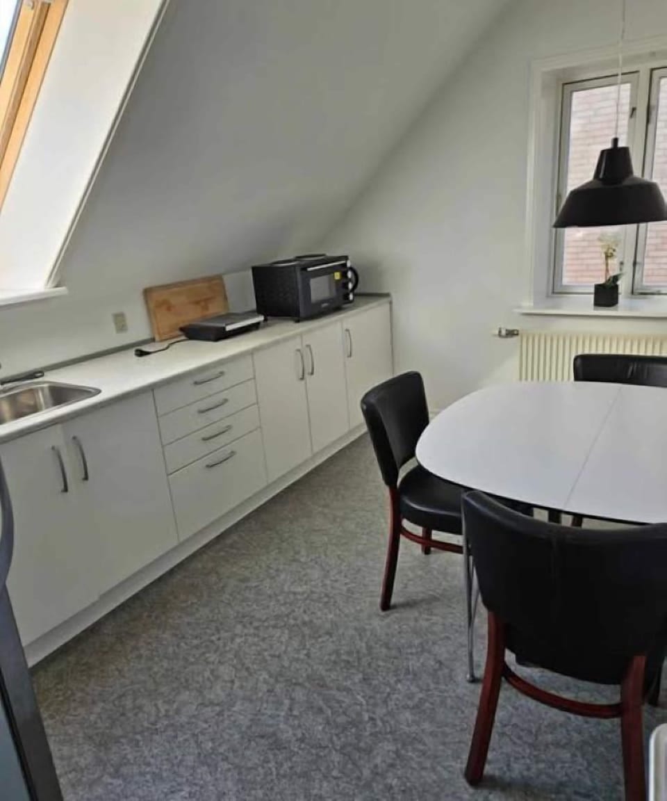 Double or Twin Room, Shared Bathroom | Shared kitchen