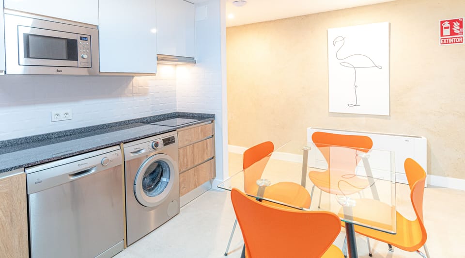 Deluxe Apartment, 1 Bedroom | Private kitchen | Full-size fridge, microwave, stovetop, dishwasher