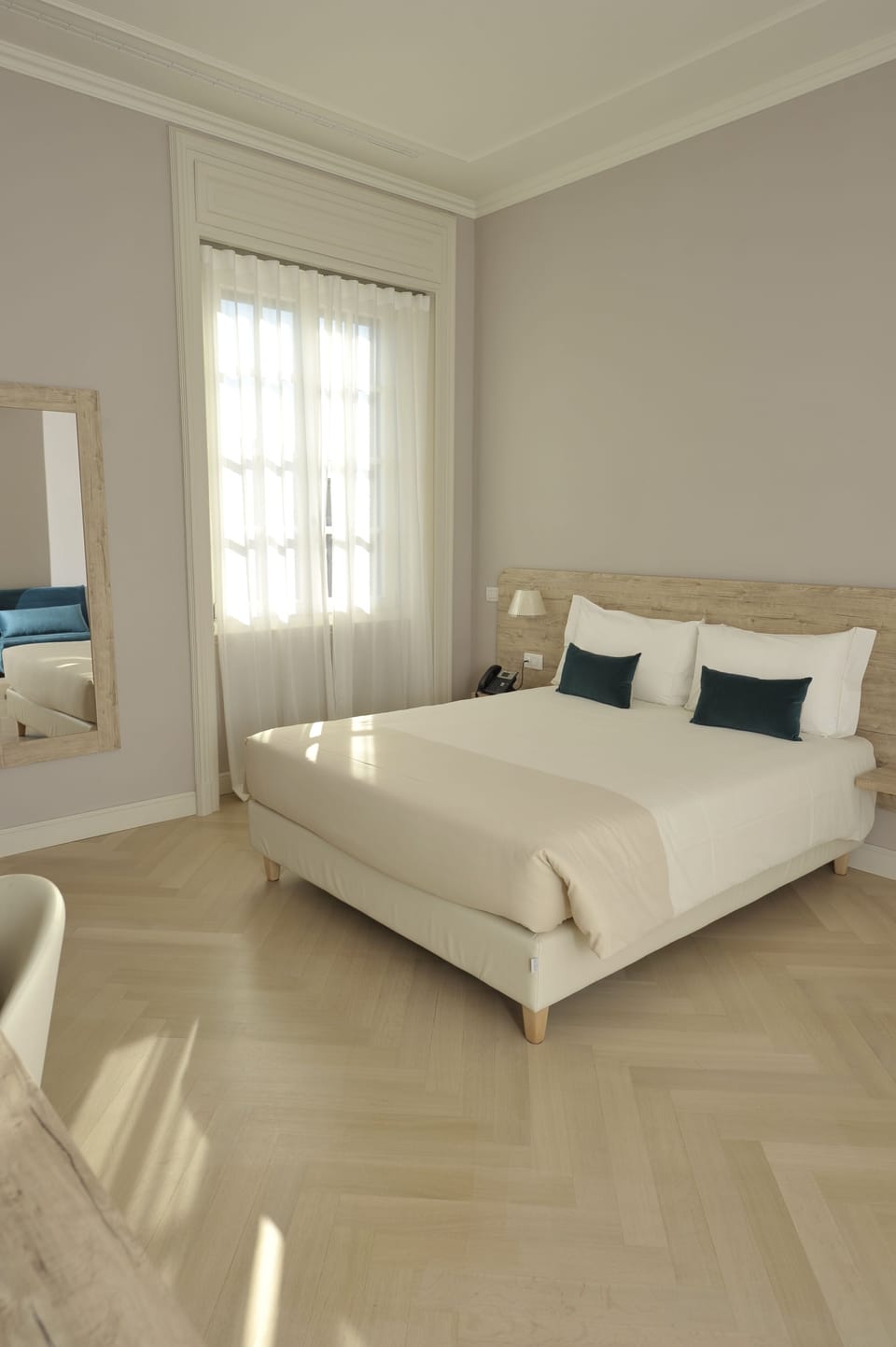 Down comforters, minibar, in-room safe, desk