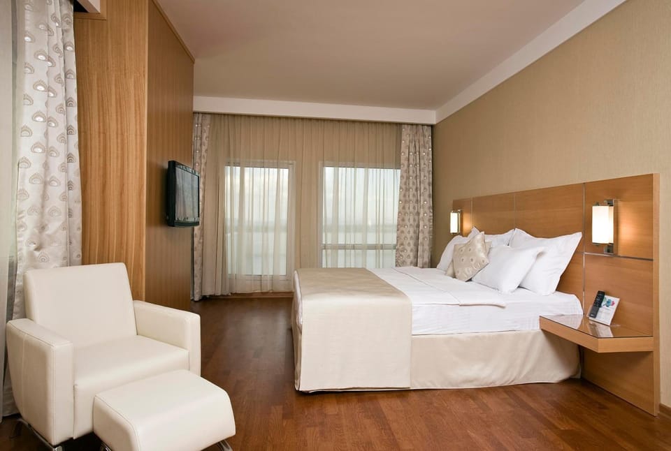 Premium bedding, Select Comfort beds, minibar, in-room safe