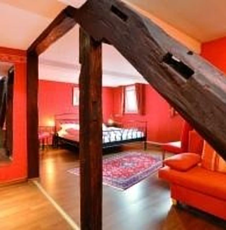 Double Room | Desk, soundproofing, free WiFi, bed sheets