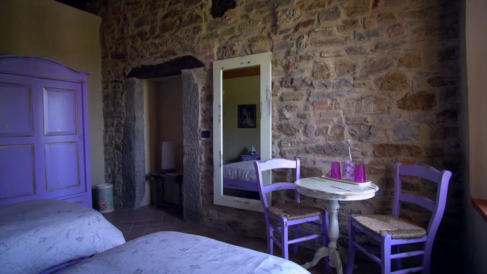 Twin Room, 2 Twin Beds, Ensuite (Lavanda) | Cribs/infant beds, bed sheets