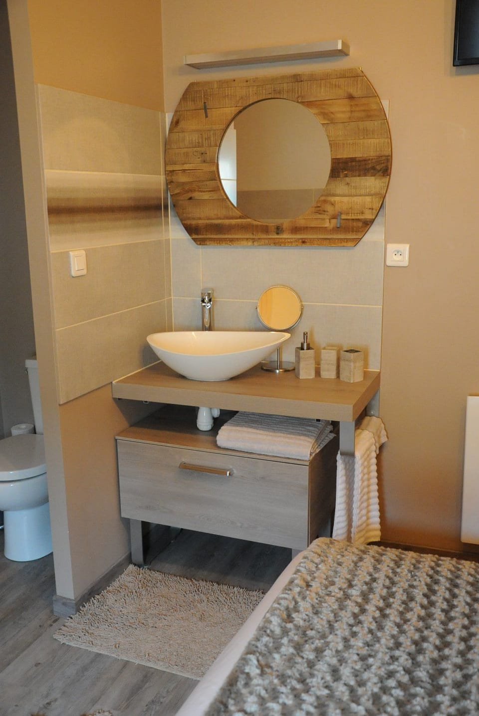 Double Room (La Gabare) | Bathroom sink
