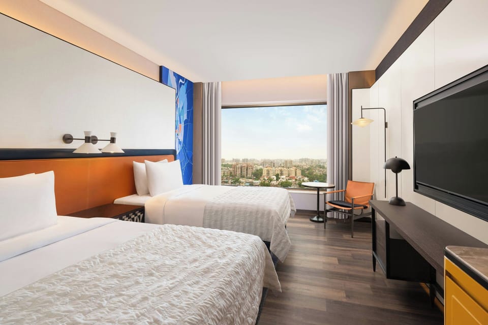 Superior Room, 1 Queen Bed, City View | Premium bedding, minibar, in-room safe, individually furnished