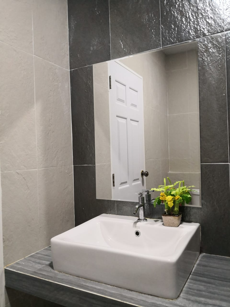 Standard Double Room  | Bathroom sink