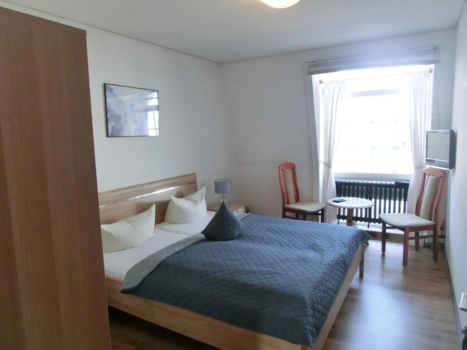 Desk, free WiFi, bed sheets